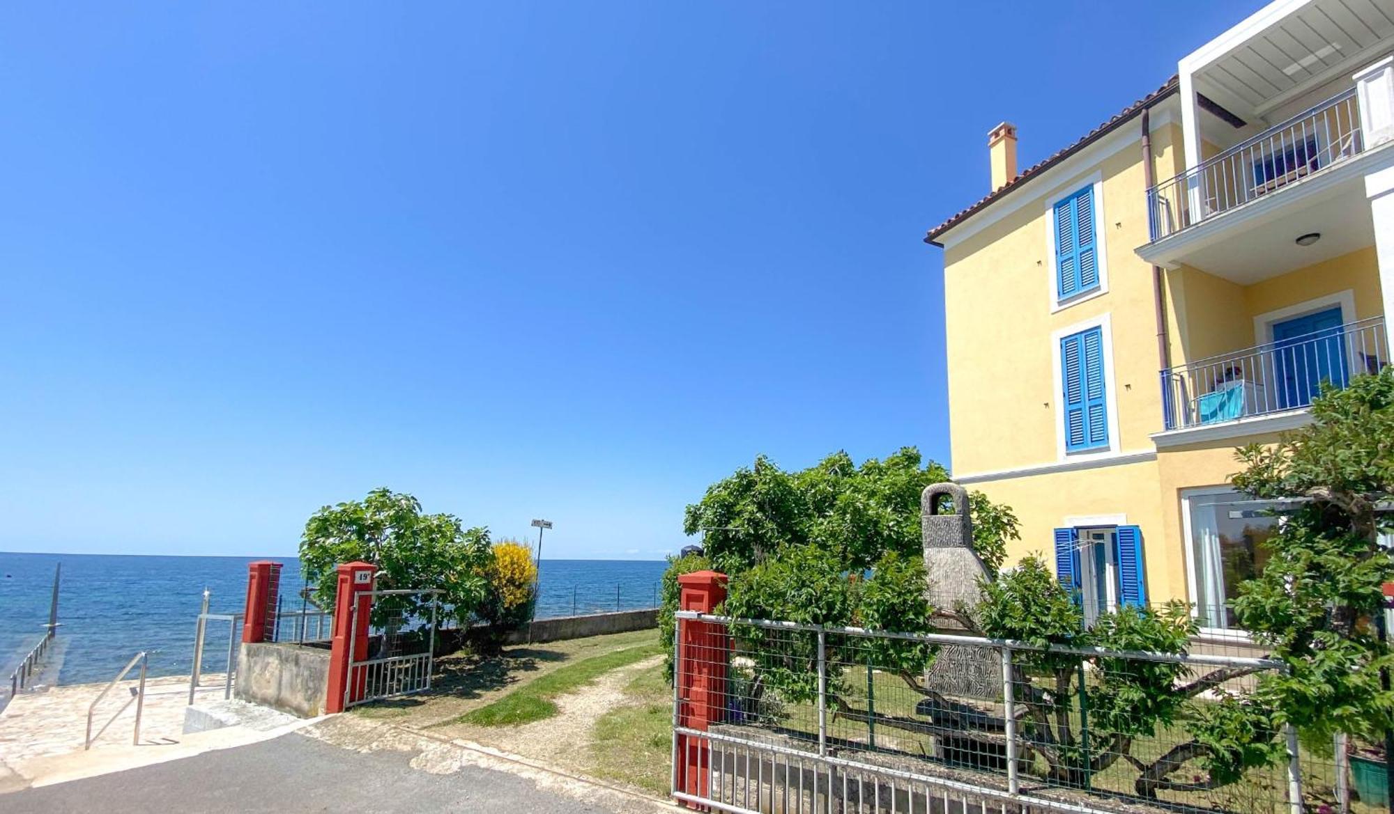 Belvedere Gore Novigrad  Exterior photo